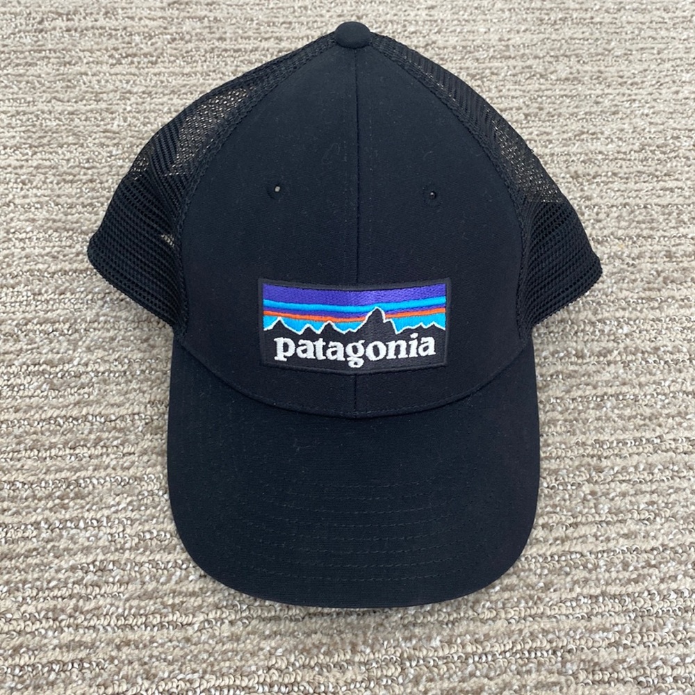 Patagonia LoPro P-6 Logo Trucker Hat Black